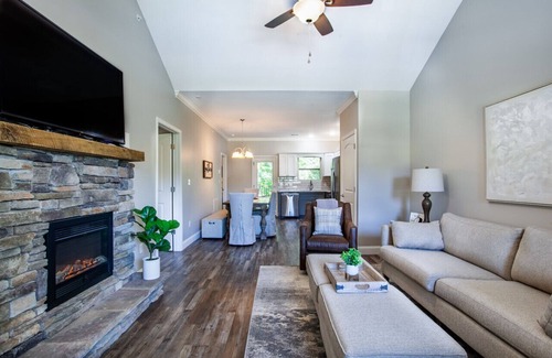 Townsend Condominio | Charming Cades Cove Condo - Community Amenities!