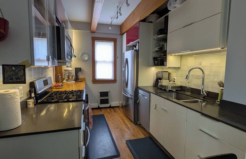 Central Square Casa | Charming Cambridge 2-BR townhome steps to MIT, Harvard, Red Line, food & more!