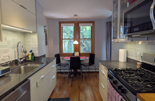 Central Square Casa | Charming Cambridge 2-BR townhome steps to MIT, Harvard, Red Line, food & more!