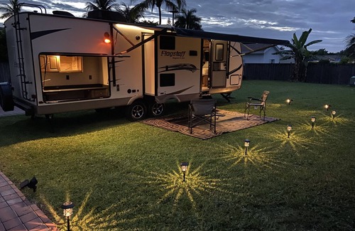 Ludlam Casa | Charming Camper in a beautiful neighborhood across from golf course
