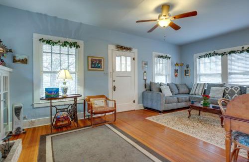Canyon Lake Casa | Charming Canyon Lake Cottage with Pool and BBQ Pit!