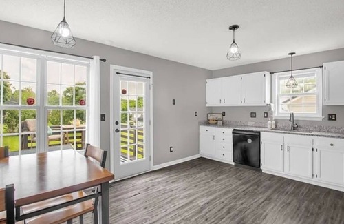 Winston - Salem Casa | Charming Cape-Cod Retreat in South Winston Salem