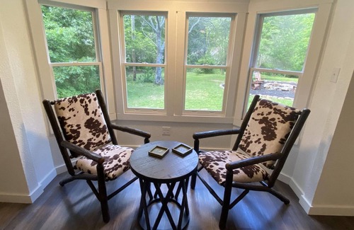 Sapphire Cabaña | Charming Carolina Cottage Nestled in Blue Ridge Mtns Sapphire, Toxaway, Cashiers