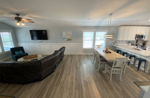 Carova Beach Casa | Charming Carova Cottage on 4x4 beach, Heated Pool, Hot Tub, Close Beach Access.