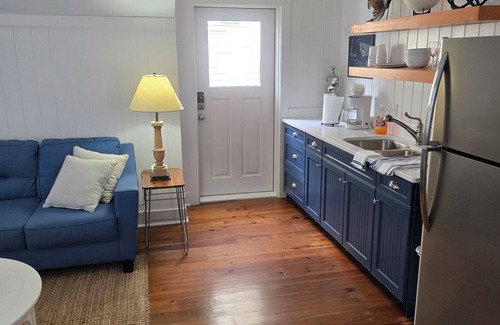 Cottage District Cabaña | Charming carriage house in marvelous Watercolor.