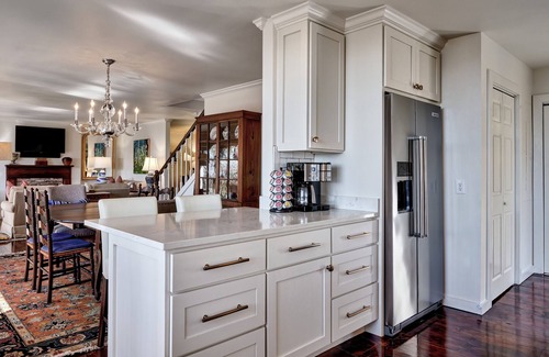 Cashiers Casa | Charming Cashiers Cottage with View of Chimney Rock Adjoining High Hampton