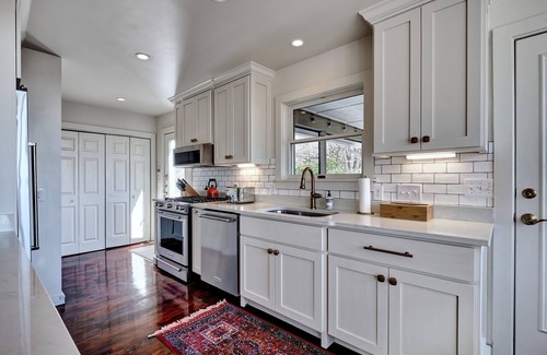 Cashiers Casa | Charming Cashiers Cottage with View of Chimney Rock Adjoining High Hampton