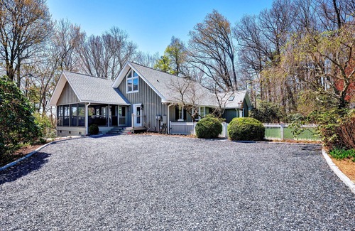 Cashiers Casa | Charming Cashiers Cottage with View of Chimney Rock Adjoining High Hampton