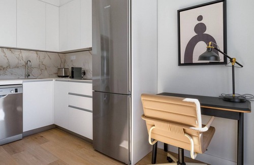 Castellana Apartamento | Charming Castellana 2BR w/ Doorman, nr Museum, by Blueground