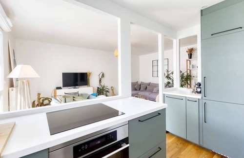 Levallois-Perret Apartamento | Charming central apartment with Balcony and City View