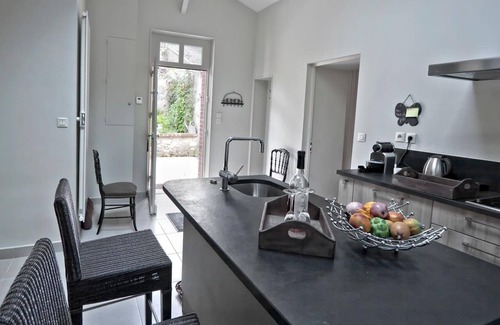 Blois Cabaña | Gîte de charme avec jardin privé au cœur de Blois - Moderne, équipé, garage, proche château et Loire