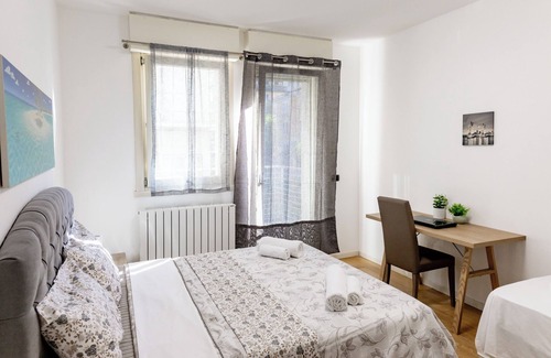 Marghera Cama Y Desayuno | Charming Centrally Located 2-Bedroom Apartment in Venice, Mestre , Italy