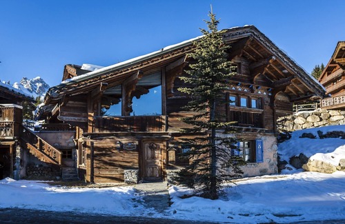 Courchevel Villa | Charming Chalet | 5 Bedrooms | Chalet Axel | Open Fire & Champagne on Arrival | Courchevel