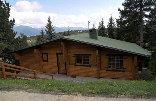 Pyrenees 2000 Chalet De Esquí | Acogedor Chalet para 6/7 personas con Chimenea, Jardín, Garaje y WIFI en Bolquère