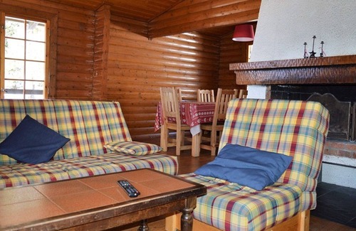 Pyrenees 2000 Chalet De Esquí | Acogedor Chalet para 6/7 personas con Chimenea, Jardín, Garaje y WIFI en Bolquère