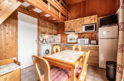 Les Gets Chalet De Esquí | Chalet acogedor con vistas panorámicas, capacidad para 6 personas, ubicación tranquila, admite mascotas