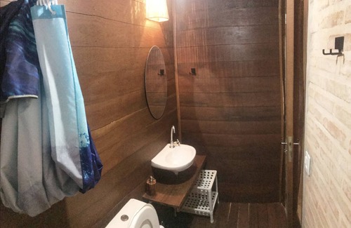 Juquehy Chalet De Esquí | Charming Chalet in a condominium. Just 2 min from the beach.