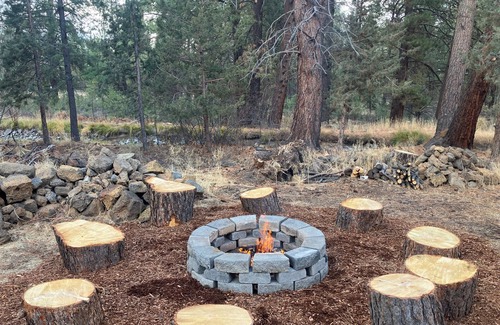 Deschutes River Woods Casa | Charming chalet in Bend Oregon