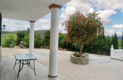 Prado del Rey Chalet De Esquí | Charming chalet in Prado del Rey with private pool
