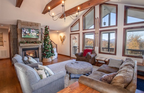Boone Chalet De Esquí | Charming Chalet with Sweeping Views