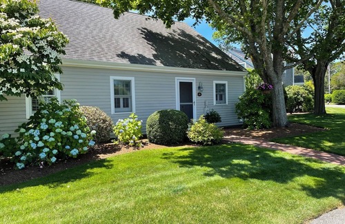 West Chatham Condominio | Charming Chatham condo - Oyster Pond views, pool, tennis court and water access