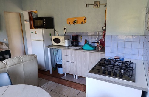 Les Mayons Apartamento | Apartamento encantador y barato en el pintoresco pueblo de Maures