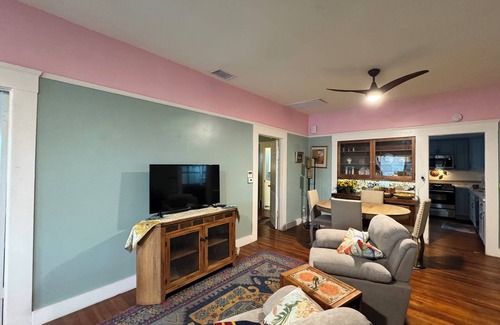 Grant Hill Casa | Charming city center craftsman house with full kitchen and AC