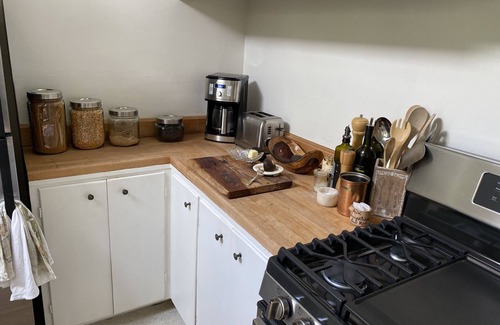San Anselmo Casa | Charming Classic Cottage Steps to Downtown!