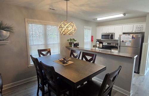 Myrtle Beach Casa | Pet Friendly, Clean & Cozy 2 bdrm, 2.5 bath, townhome, 2 blocks to the beach.