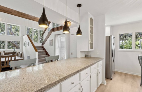 Fernandina Beach Casa | Charming Coastal Retreat sleeps up to 9