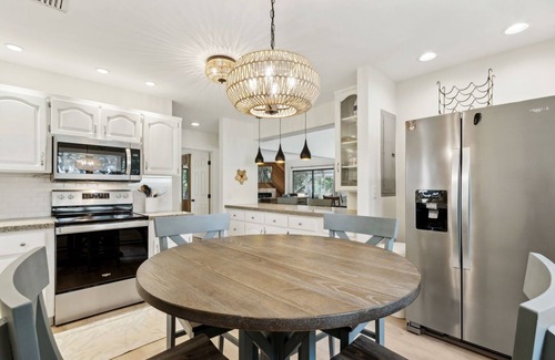 Fernandina Beach Casa | Charming Coastal Retreat sleeps up to 9