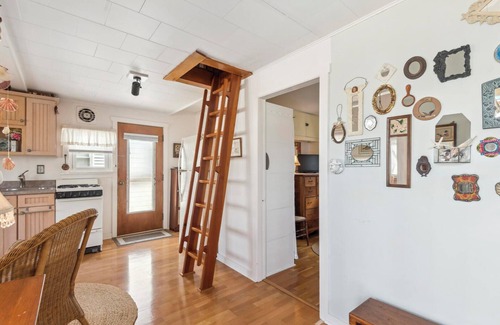 Stone Harbor Casa | Charming Coastal Cottage, In Stone Harbor, Two Blocks From The Beach!