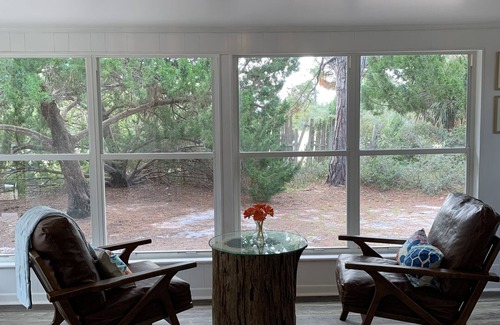 St. George Island Casa | Charming coastal cottage, short walk to both beach and bay, pet friendly!