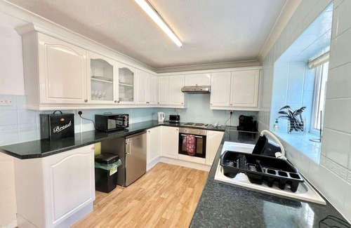 Mumbles Casa | Charming Coastal Cottage Near Mumbles with Garden | Pass the Keys