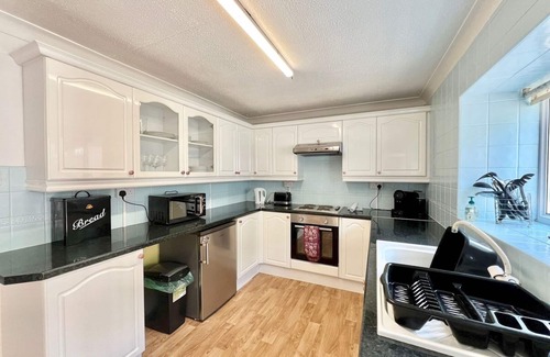 Mumbles Casa | Charming Coastal Cottage Near Mumbles with Garden | Pass the Keys
