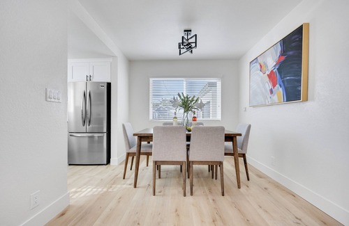Eastside Casa | Charming Coastal Retreat LB 5 min 2 Beach/downtown