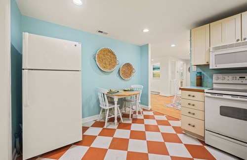Historic Downtown Manteo Casa | Charming Coastal Retreat in Manteo – Newly Remodeled & Ready for Your Stay!