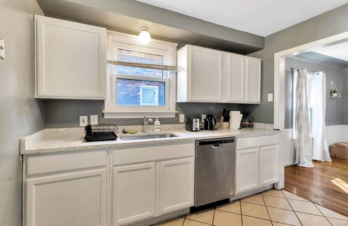 Grosse Pointe Casa | Charming Colonial Home in calm neighborhood