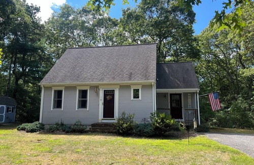 Cataumet Casa | Charming & comfortable 2-bedroom house in Bourne/North Falmouth