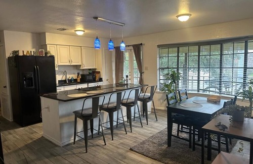 Medical Center District Apartamento | Charming , comfy apartment Mirror Home. Feel at home for staying at San Antinio