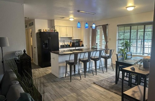 Medical Center District Apartamento | Charming , comfy apartment Mirror Home. Feel at home for staying at San Antinio