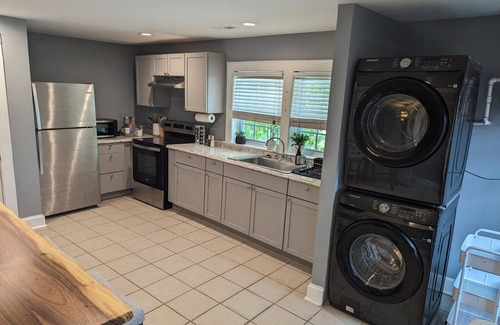 Wilmington Condominio | Charming condo in the Soda Pop district of downtown Wilmington. Pet-friendly!