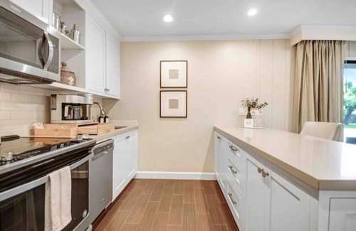 Napa Condominio | Charming Condo: King Bed, Pool Access, 2 Patios