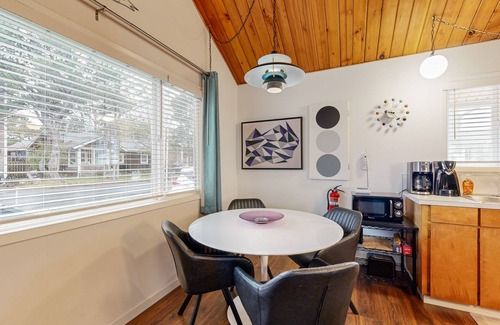 Seaside Casa | Charming & convenient cottage - one block from the beach & prom with front porch