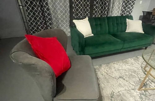 Downtown Los Angeles Apartamento | Charming Converted Garage Studio in the Heart of Downtown LA