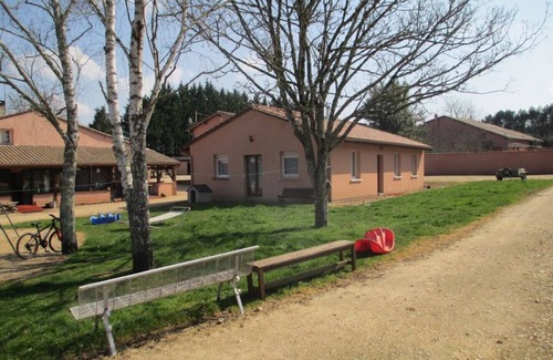Montpon-Menesterol Casa | Encantadora casa de campo para 6 personas en un entorno verde