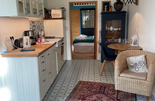 Bernieres-sur-Mer Casa | Charming cottage with garden and wood-burning stove 250 m from the beach