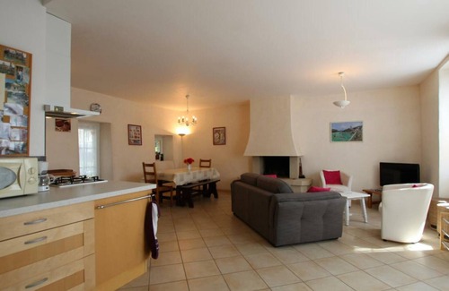 Les Loges-Marchis Cabaña | Casa independiente con chimenea, jardín privado y confort moderno cerca de Mont St-Michel