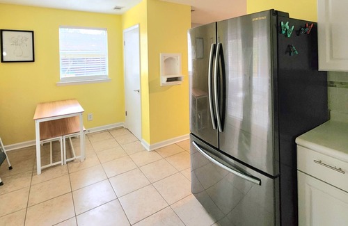 Savannah Cabaña | Charming Cottage Close to Beach & City