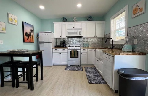 Galveston Cabaña | Charming Cottage, 700ft from Beach